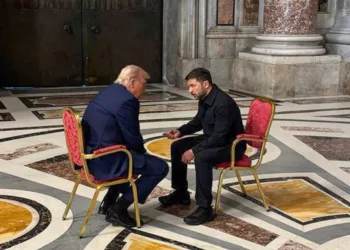 Vladimir Zelenski y Donald Trump sostuvieron un encuentro en el Vaticano el mismo día que se llevó a cabo el funeral del papa Francisco.