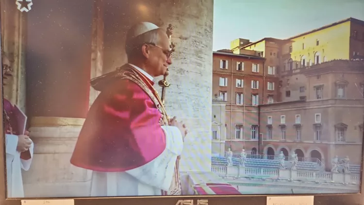 felicitó al nuevo Papa