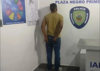 diez hombres solicitados