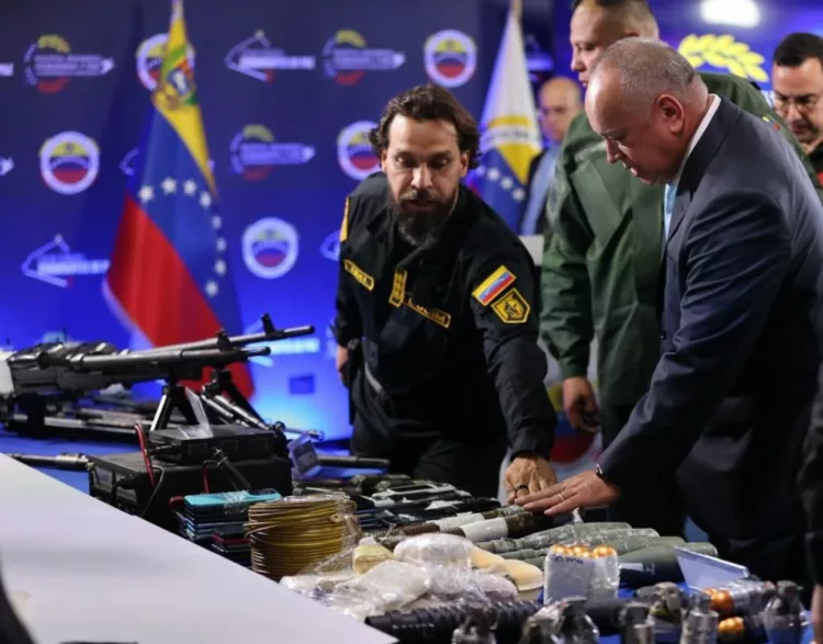 grupo de "terroristas"