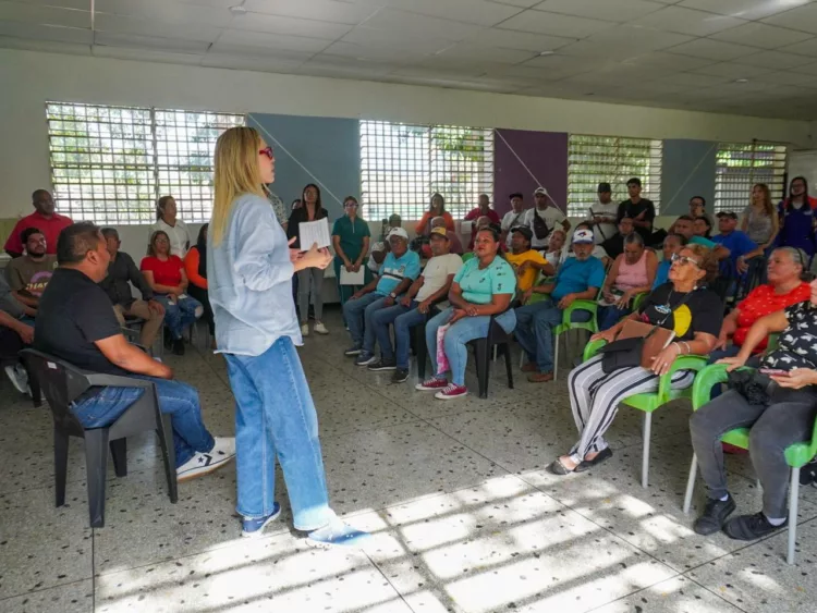 Alcaldesa de Naguanagua realizó asambleas