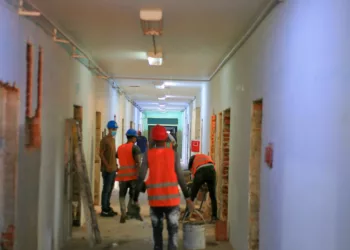 Avanzan trabajos de remodelación en la CHET