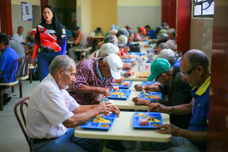 adultos mayores beneficiados