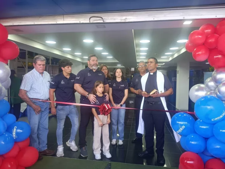 Con la idea de seguir expandiéndose en el estado Carabobo y el resto de Venezuela, Casaplus abrió nueva tienda de marcas en San Diego.