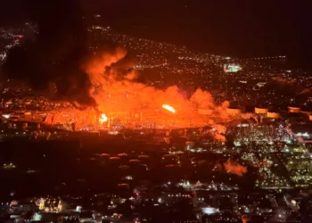 Explosión en refinería