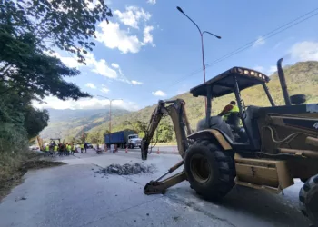 Autopista Valencia-Puerto Cabello