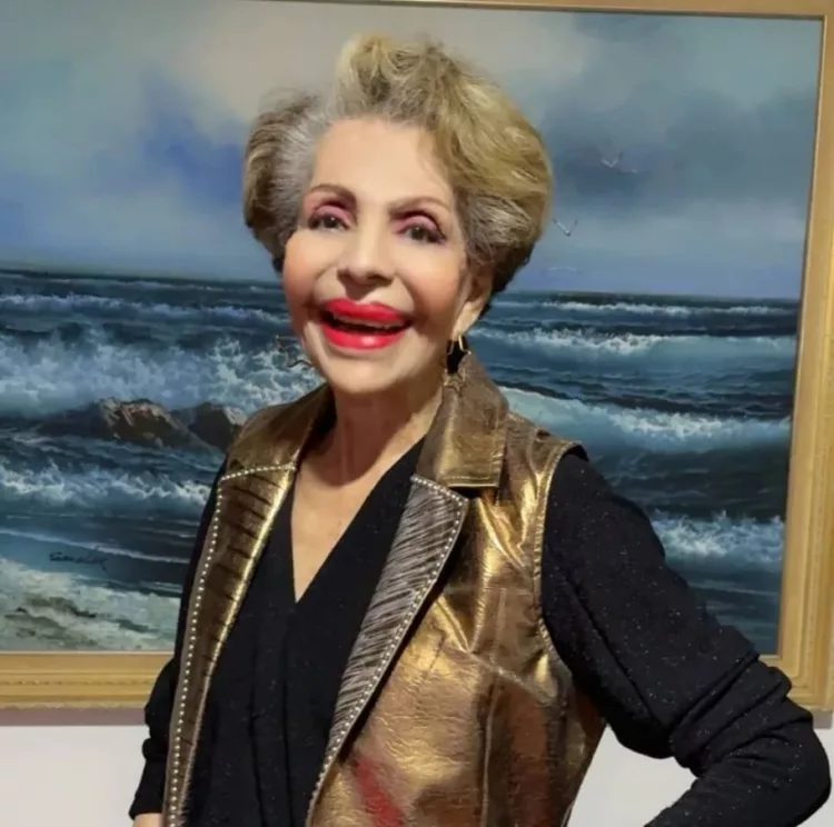 Estelita del Llano se cayó