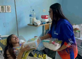 Gobierno de Carabobo entregó canastillas y Kits de bebés a los primeros nacidos del 2026  
