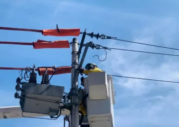 Conforme sube la temperatura, se intensifican las fluctuaciones del servicio eléctrico.