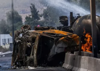 Tres muertos y 10 heridos tras explosión de camión