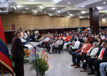 Alcaldesa de Valencia presentó