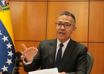 Ernesto Villegas ya no aspira