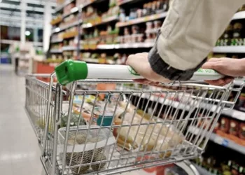 De acuerdo con ANSA, el comprador ha migrado de las bodegas a los supermercados.