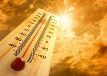 A mayor radiación solar, mayor será la temperatura del ambiente.