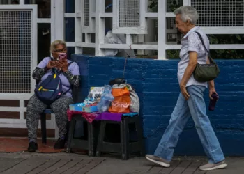 Adultos mayores. Foto referencial