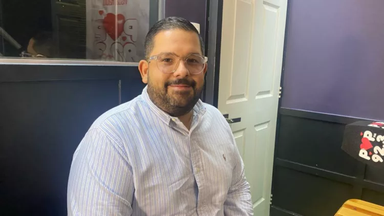 Dr. Javier Vallés