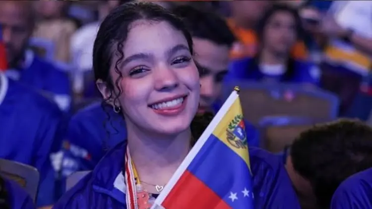 Angelina Ferrer Romero lideró al equipo "Robotic Dreamers".