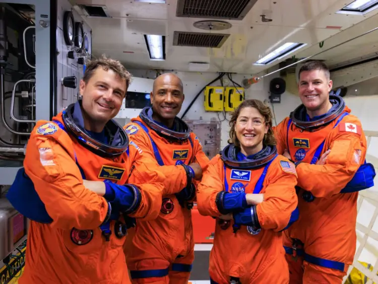 Los ocupantes de la cápsula Orion: Reid Wiseman, Victor Glover, Christina Koch y Jeremy Hansen.