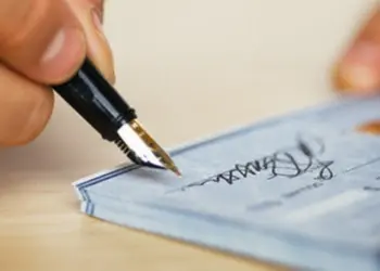 La desincorporación del cheque de la cámara de compensación refleja su pérdida de relevancia en un entorno dominado por transferencias electrónicas y pagos digitales.