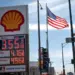 California es el estado donde recargar combustible resulta más caro: el galón de gasolina ya asciende a los 5,9 dólares..