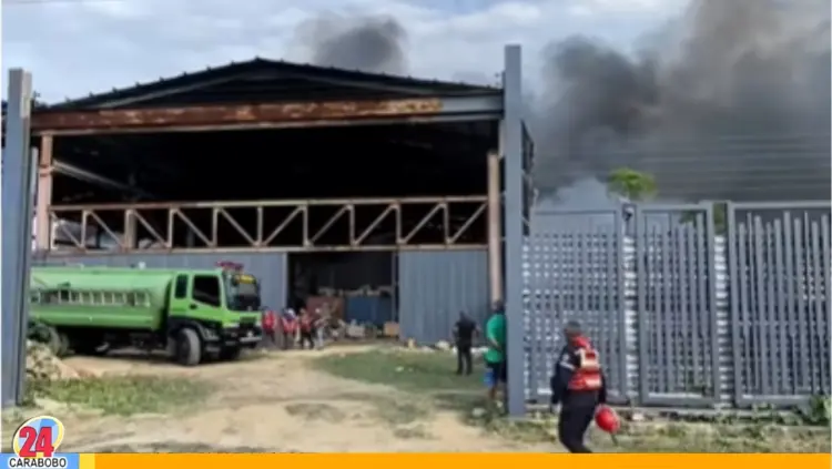 Se espera que los expertos en siniestros inicien las investigaciones para determinar las causas que originaron el incendio.