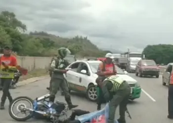Joven motorizado