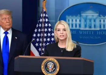 Pam Bondi pasará a desempeñar un cargo en el sector privado.