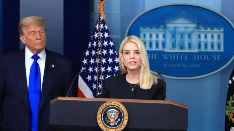 Pam Bondi pasará a desempeñar un cargo en el sector privado.