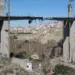 La construcción del puente B1, situado en el distrito de Azimiyeh, en Karaj, aún está en terminada.
