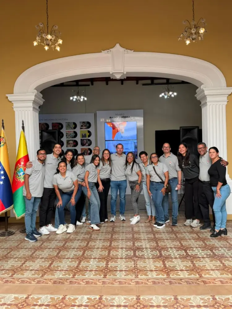 Radio América 90.9 FM cuenta con un gran equipo de profesionales de la comunicación social.