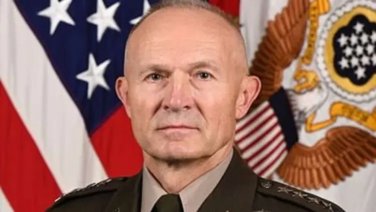 El general Randy George fue forzado a abandonar el cargo.