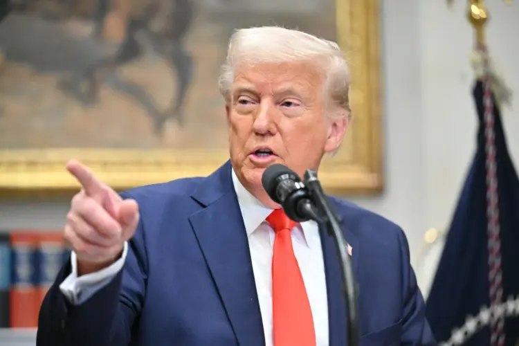 El presidente Trump lazó una nueva amenaza a Irán este sábado 4 de abril.