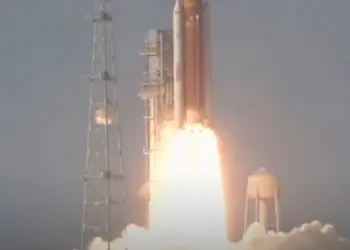 ¡Histórico! Despegó la misión Artemis II rumbo a la órbita de la Luna
