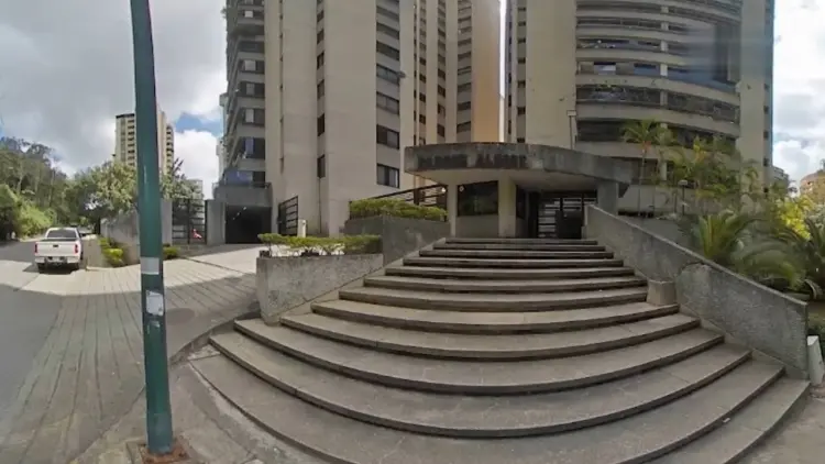 Edificio Parque Alegre, ubicado en la urbanización El Cigarral (Municipio El Hatillo), al sureste de Caracas.