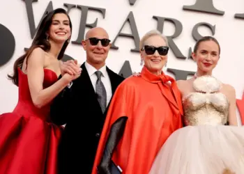 En "El Diablo se viste a la moda 2", Miranda Priestly ahora lucha por mantener a flote la revista Runway.