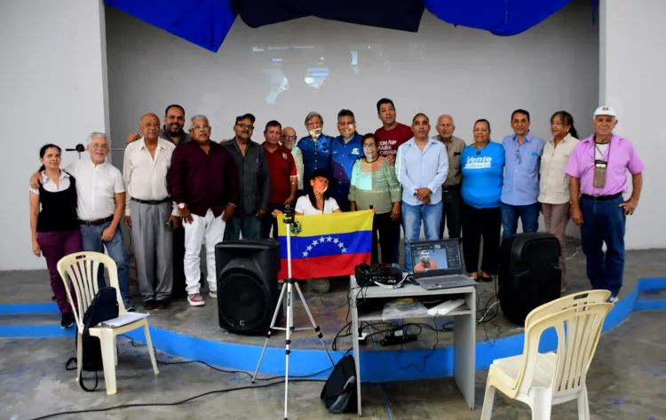 En Valencia, el acto tuvo como escenario el auditorio del Centro de Ingenieros del estado Carabobo.