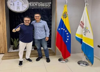 Gobernador Lacava y alcalde León Jurado