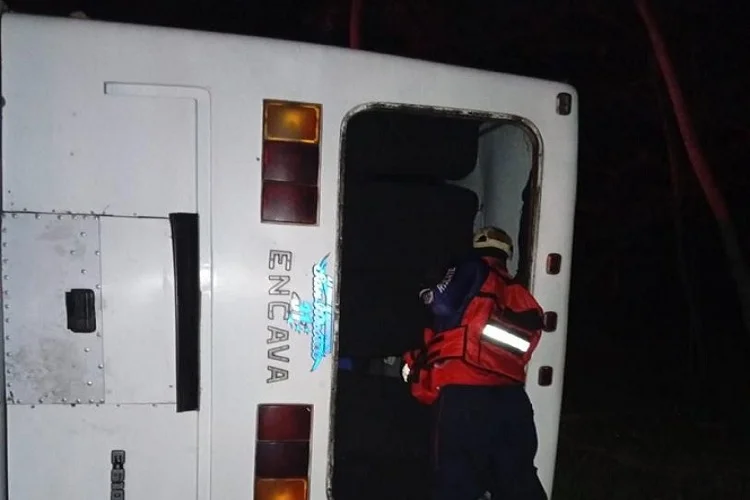 El autobús accidentado pertenece a la línea San Nicolás.