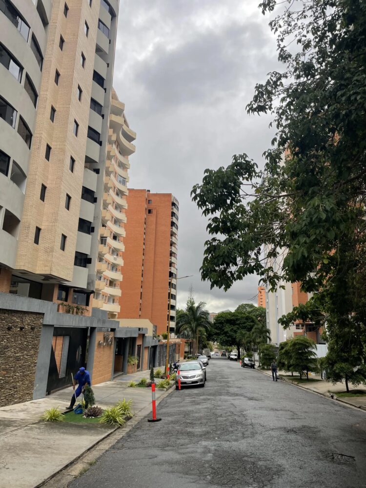 Vecinos de la parte alta de la urbanización La Trigaleña esperan una respuesta de Hidrocentro.