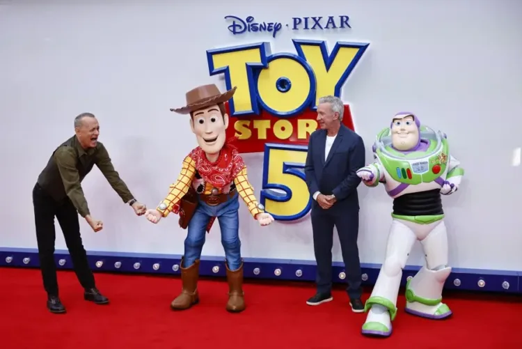 El elenco original de Toy Story 5 se reunió en Londres.