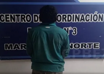 abusar de su hijastra