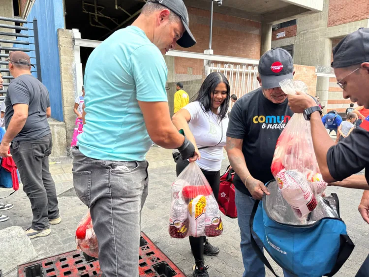 Las jornadas de distribución de proteínas o bolsas de alimentos siguen vigentes.