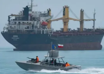 La Guardia Revolucionaria de Irán ha anunciado que el tráfico comercial por el estrecho de Ormuz vuelve a estar cerrado.
