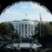 Para conmemorar el cumpleaños de Trump, se construyó un gigantesco estadio temporal en el Jardín Sur.