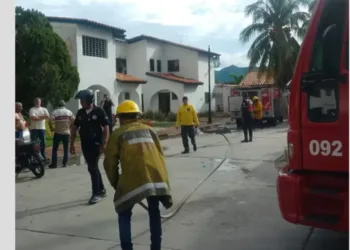 Un segundo incendio residencial, por fluctuación electrica, ocurrió en la urbanización El Trigal Norte.