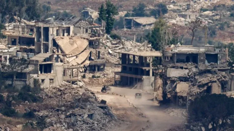 Vehículos militares israelíes en Líbano, vistos desde el norte de Israel, el sábado 27 de junio de 2026. 
