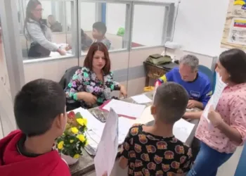 Para el momento de la cita, los menores deberán ser acompañados por su representante legal.