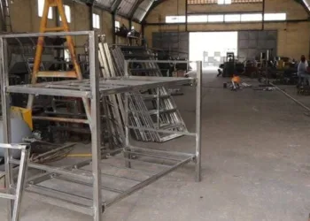 La empresa Fabrimine, en Ciudad Guayana, requiere insumos para continuar con la fabricación de cunas y literas.