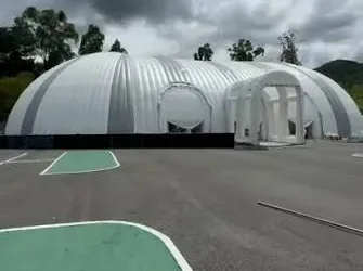En el estacionamiento del Poliedro de Caracas se instaló el campamento transitorio.