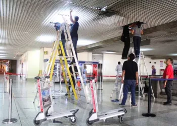 Los trabajos en el Aeropuerto Internacional Simón Bolívar de Maiquetía continúan.
